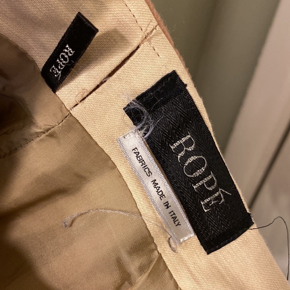 Ropé Italian wool suit with skirt - Picture 10 of 10